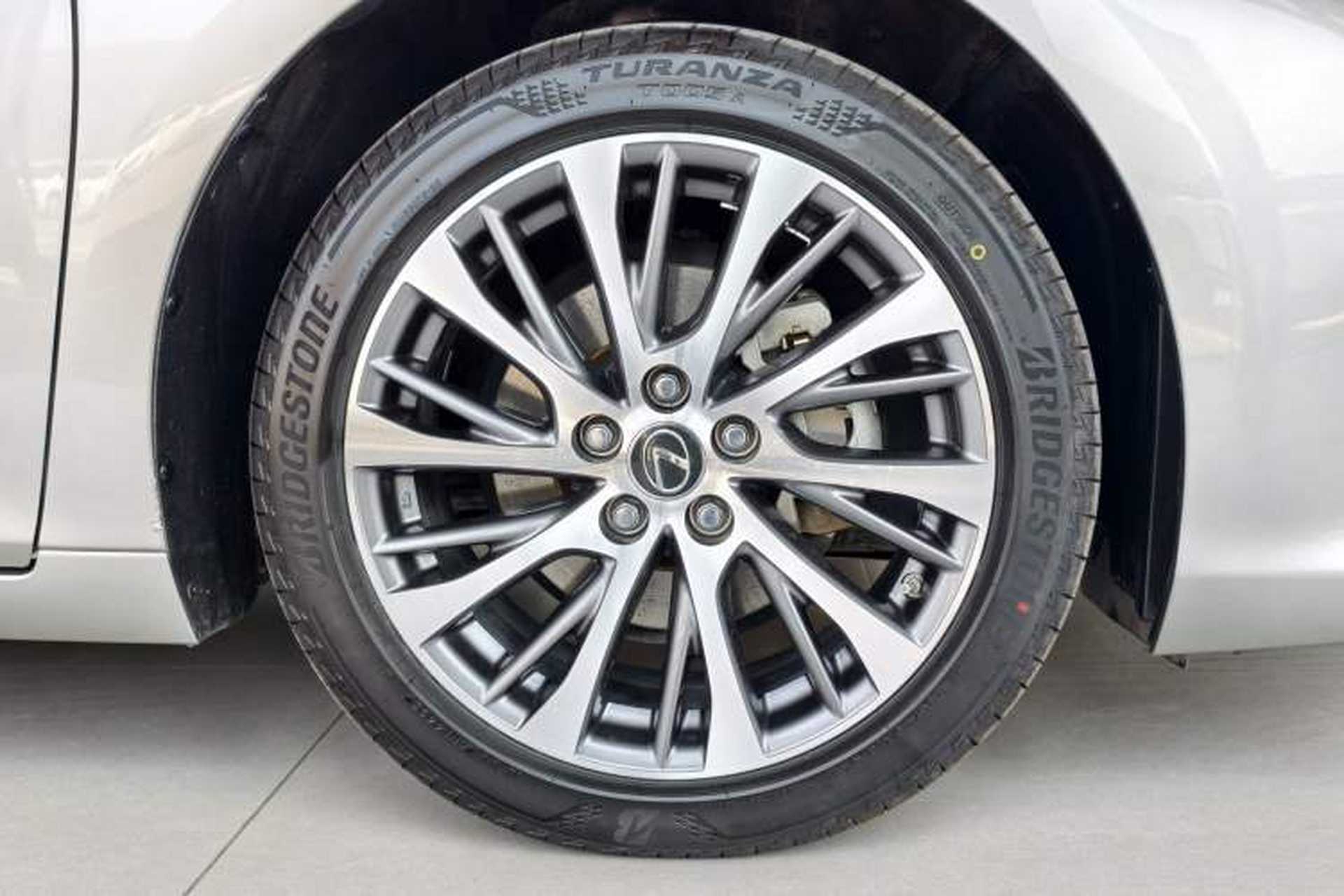 Used Lexus ES 2020 300h Premium Edition Exterior 8