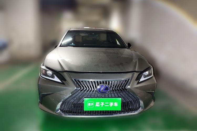 Used Lexus ES 2020 300h Premier Edition Front
