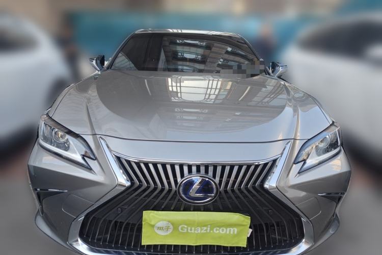Used Lexus ES 2020 300h Premier Edition Front
