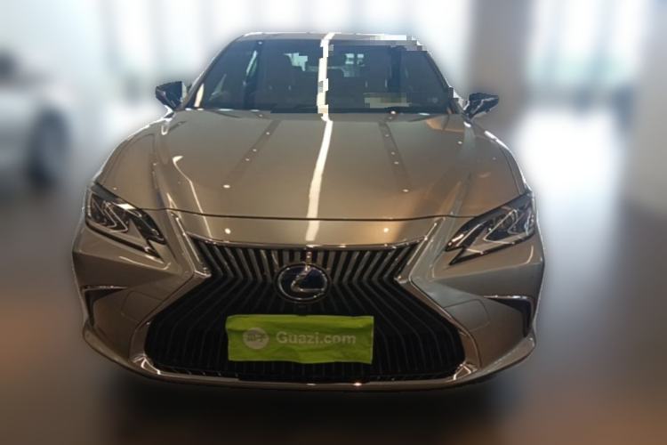 Used Lexus ES 2020 300h Premier Edition Front