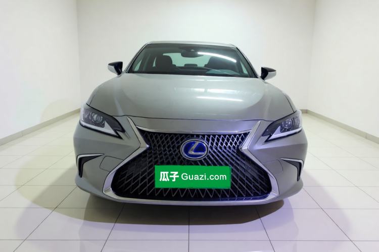 Used Lexus ES 2020 300h Premier Edition Front