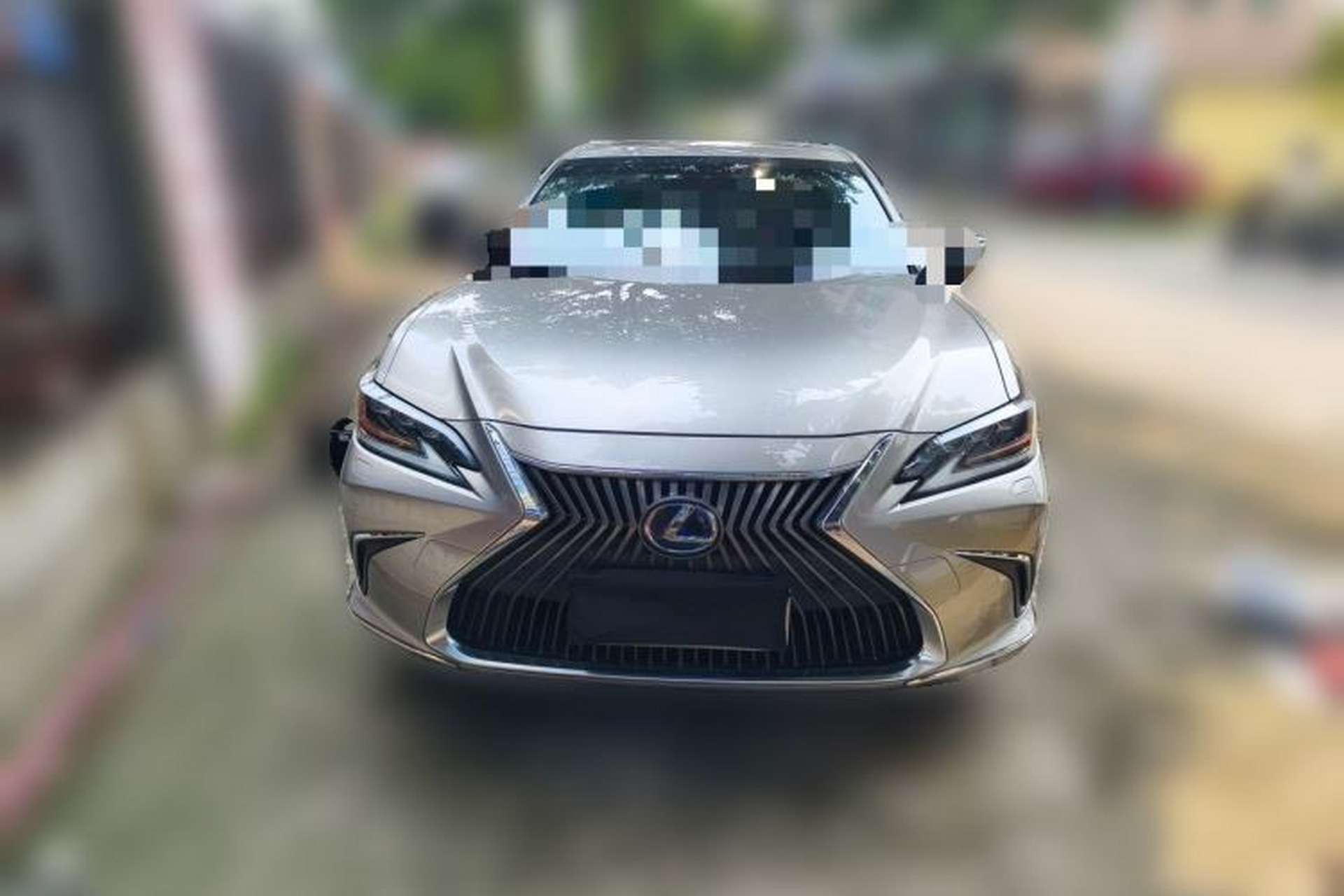 Used Lexus ES 2020 300h Deluxe Edition Front