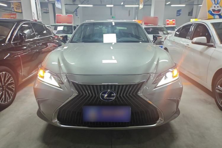 Used Lexus ES 2020 300h Premier Edition Front