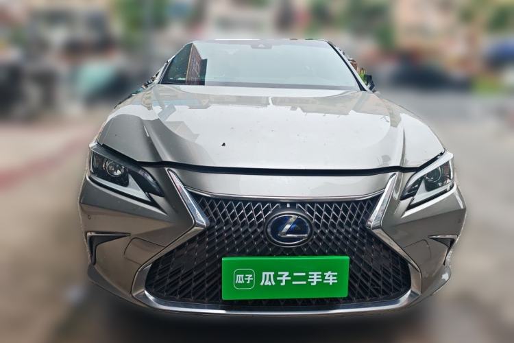 Used Lexus ES 2020 300h Premier Edition Front