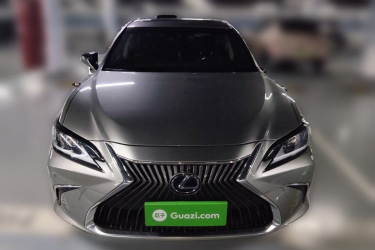 Used Lexus ES 2020 300h Premier Edition Front