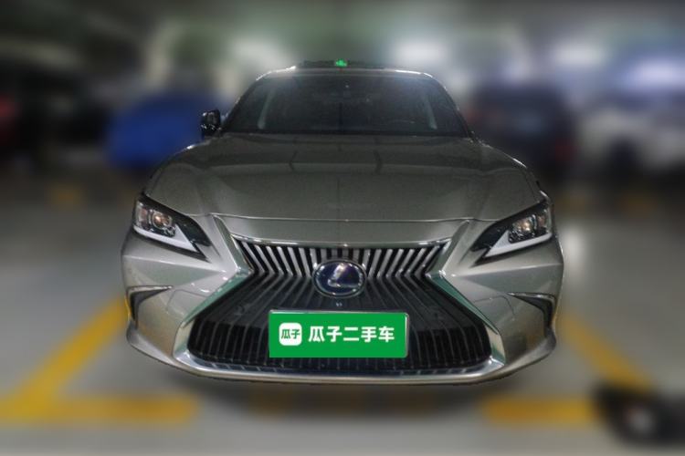 Used Lexus ES 2020 300h Premier Edition Front