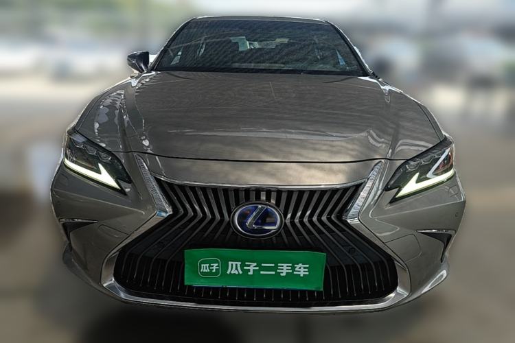 Used Lexus ES 2020 300h Premium Edition Front
