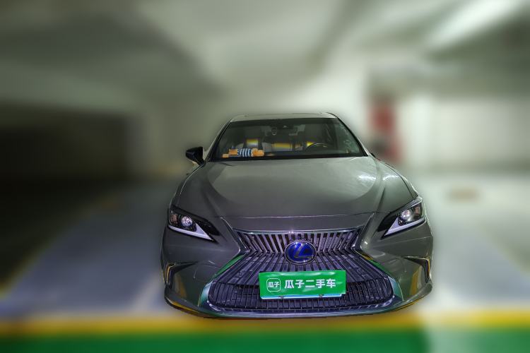 Used Lexus ES 2020 300h Premier Edition Front