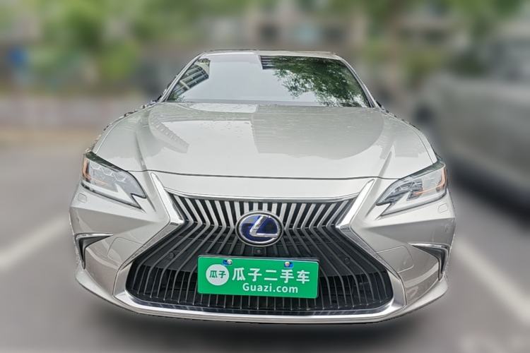 Used Lexus ES 2020 300h Executive Edition Front