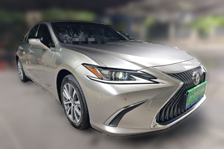 Used Lexus ES 2020 200 Luxury Edition Front Right 45 Deg