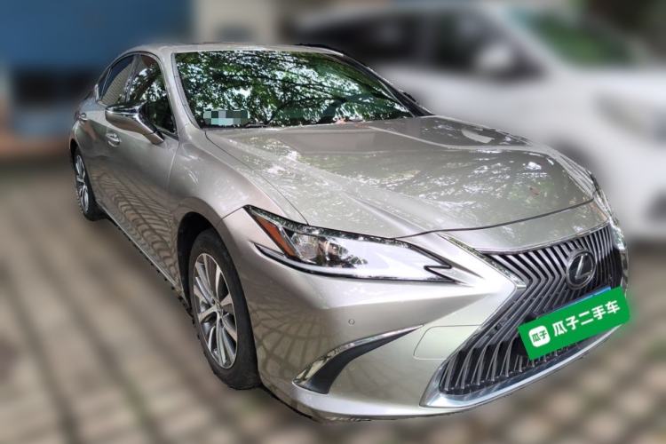 Used Lexus ES 2020 200 Excellence Edition Front Right 45 Deg