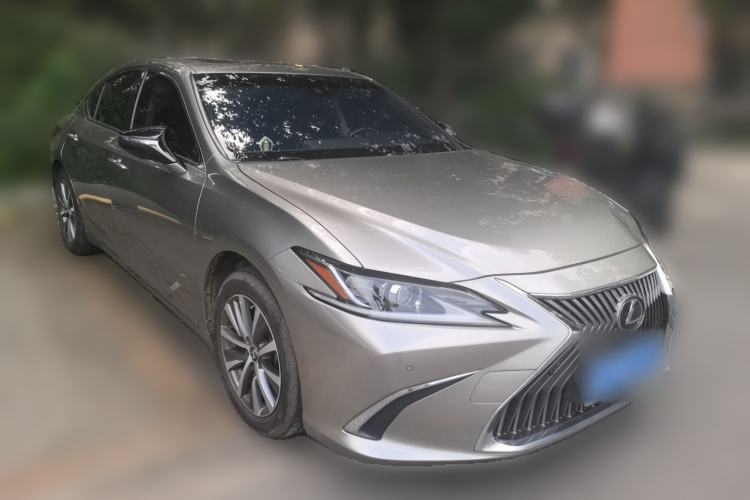Used Lexus ES 2020 200 Excellence Edition Front Right 45 Deg