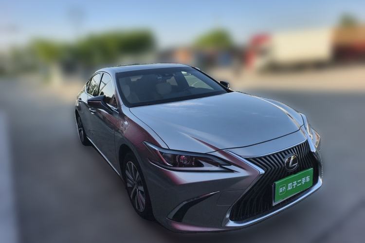 Used Lexus ES 2020 200 Excellence Edition Front Right 45 Deg