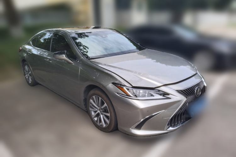 Used Lexus ES 2020 200 Excellence Edition Front Right 45 Deg