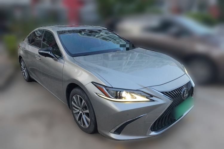 Used Lexus ES 2020 200 Excellence Edition Front Right 45 Deg