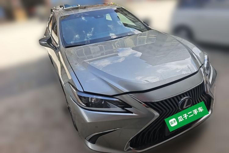 Used Lexus ES 2020 200 Excellence Edition Front Right 45 Deg