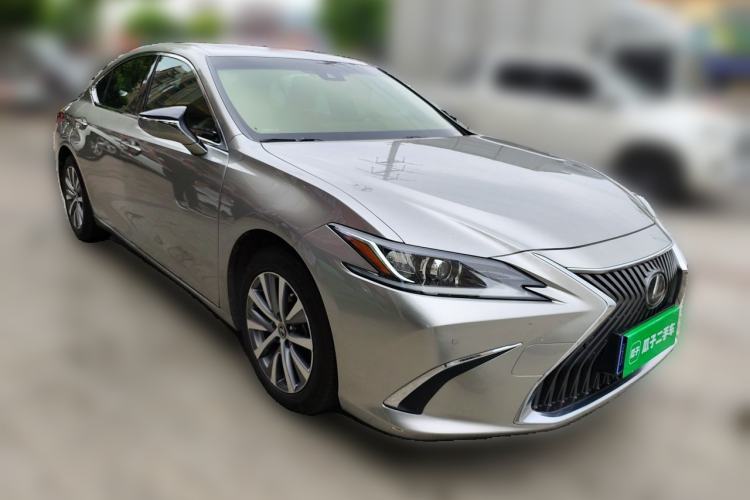 Used Lexus ES 2020 200 Excellence Edition Front Right 45 Deg