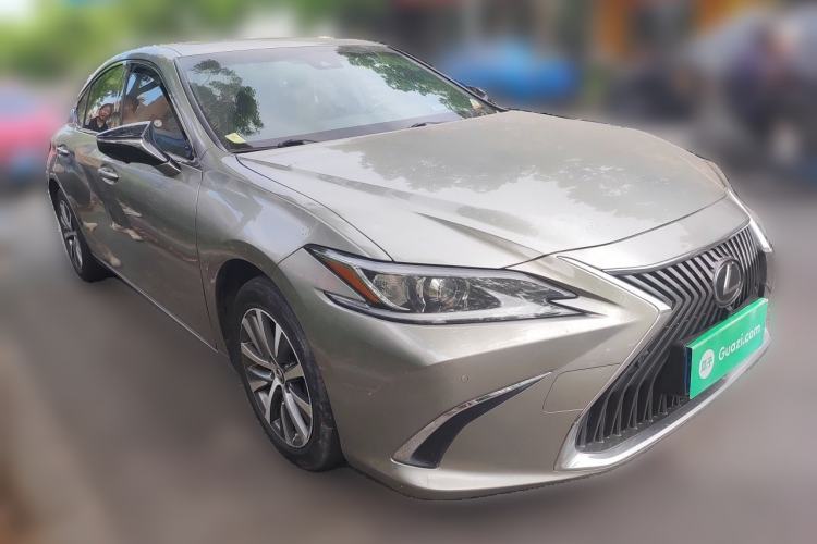 Used Lexus ES 2020 200 Excellence Edition Front Right 45 Deg