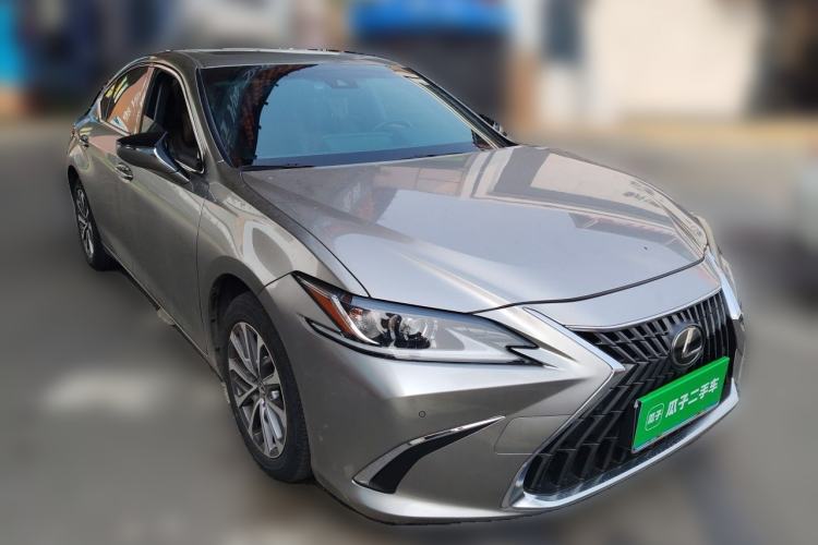Used Lexus ES 2020 200 Excellence Edition Front Right 45 Deg