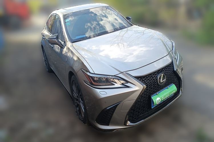 Used Lexus ES 2020 260 F SPORT Front Right 45 Deg