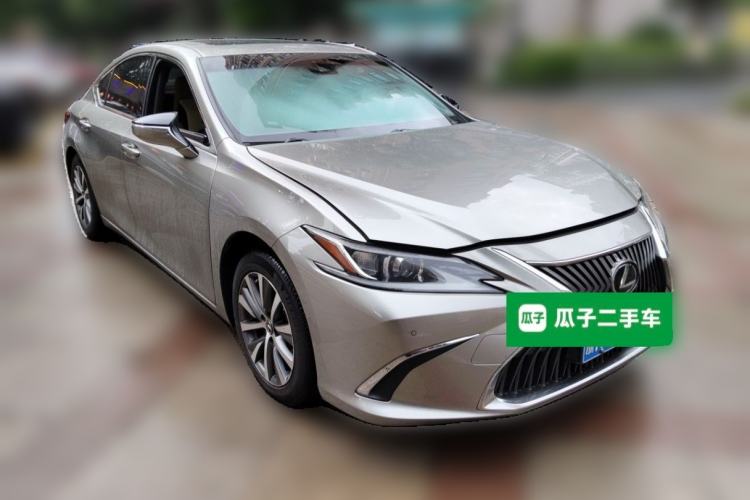 Used Lexus ES 2020 200 Excellence Edition Front Right 45 Deg