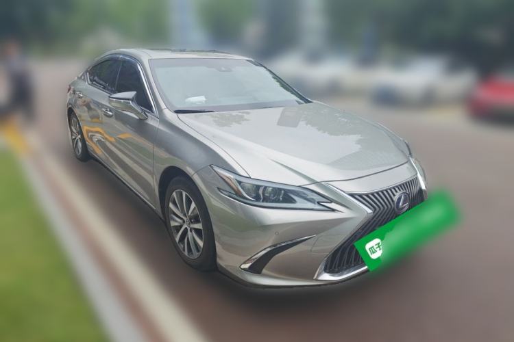Used Lexus ES  Front Right 45 Deg