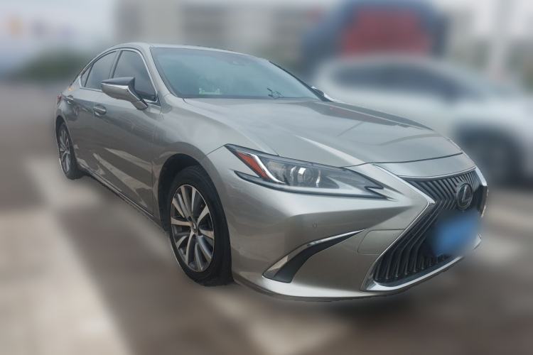 Used Lexus ES 2020 200 Excellence Edition Front Right 45 Deg