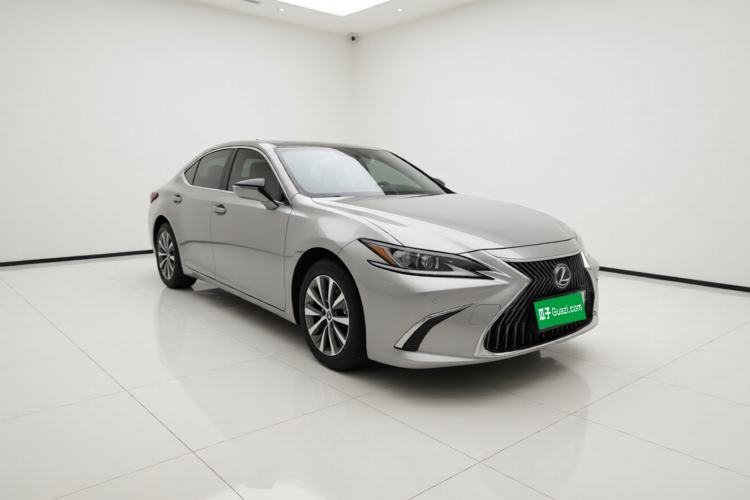 Used Lexus ES 2020 200 Excellence Edition Front Right 45 Deg