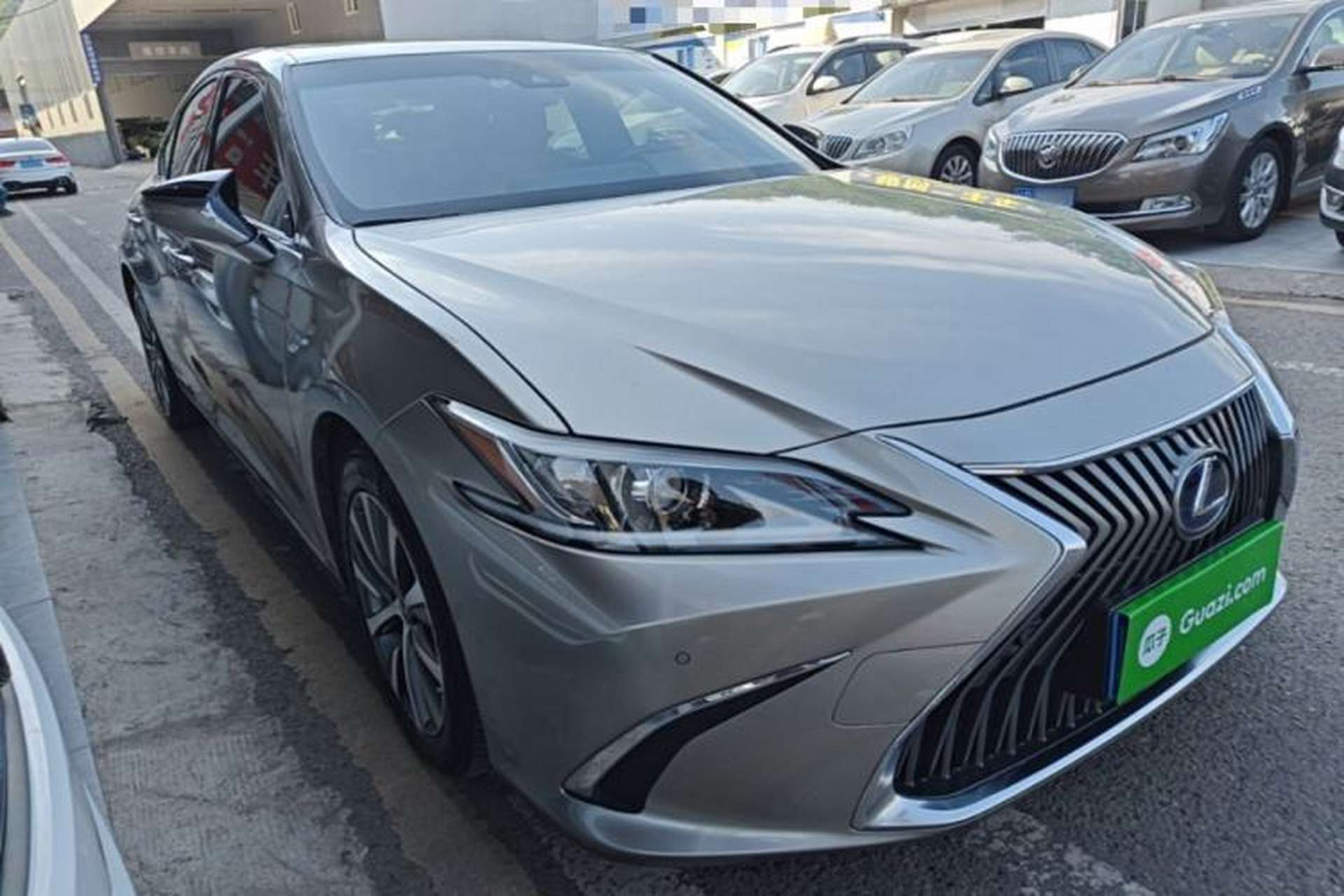 Used Lexus ES 2020 300h Premier Edition Front Right 45 Deg