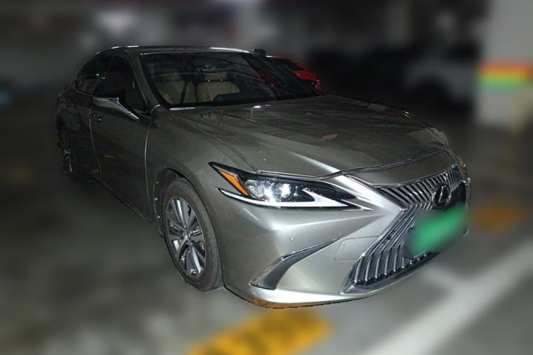 Used Lexus ES 2020 200 Excellence Edition Front Right 45 Deg