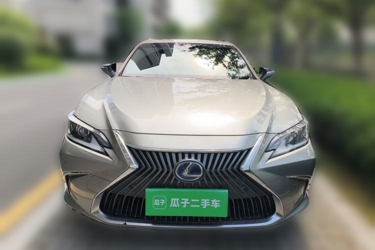 Used Lexus ES 2020 300h Premier Edition Front