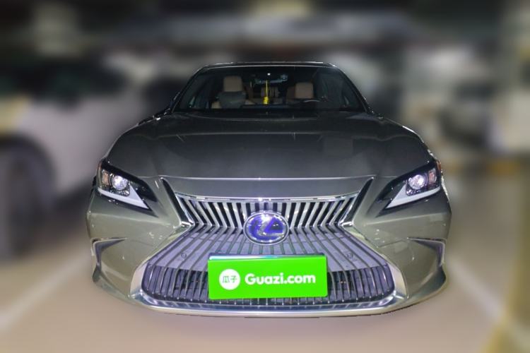 Used Lexus ES 2020 300h Premier Edition Front