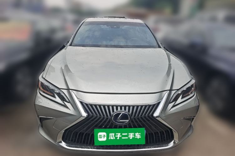 Used Lexus ES 2020 300h Deluxe Edition Front