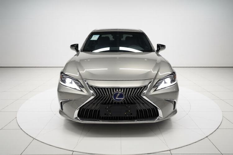 Used Lexus ES 2020 300h Premier Edition Front