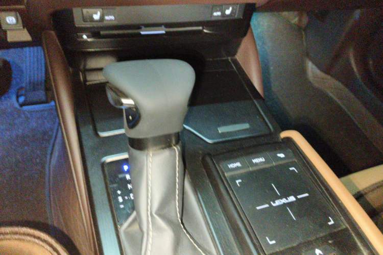 Used Lexus ES 2020 260 Excellence Edition Gear Lever