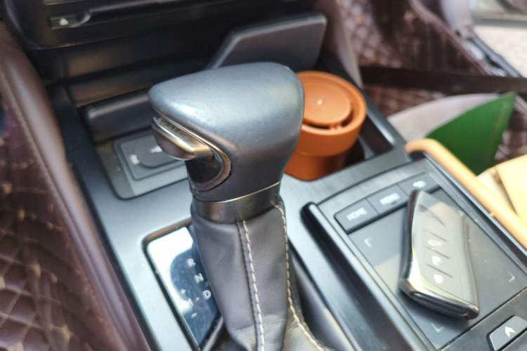 Used Lexus ES 2020 200 Excellence Edition Gear Lever