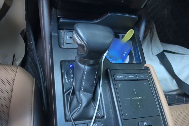 Used Lexus ES 2020 300h Premier Edition Gear Lever