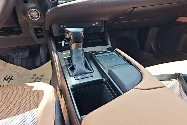 Used Lexus ES 2020 200 Excellence Edition Gear Lever