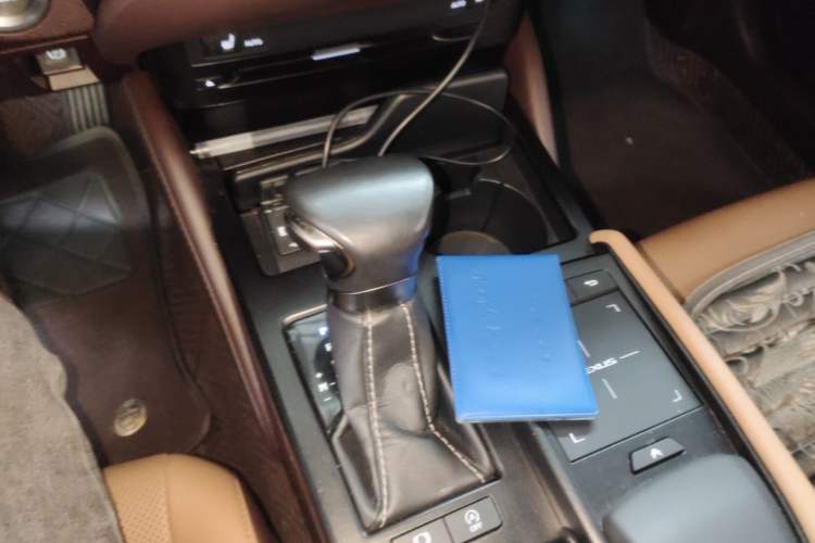 Used Lexus ES 2020 200 Excellence Edition Gear Lever