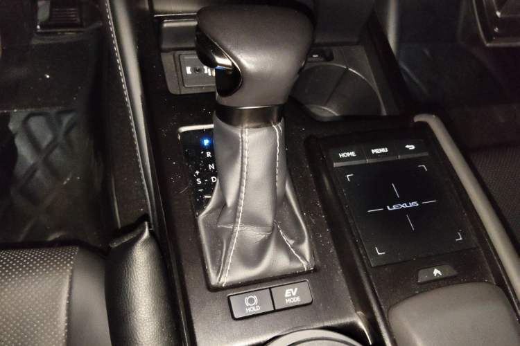 Used Lexus ES 2020 300h Premier Edition Gear Lever