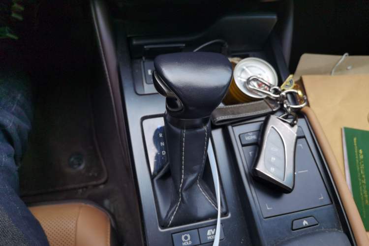 Used Lexus ES 2020 300h Deluxe Edition Gear Lever