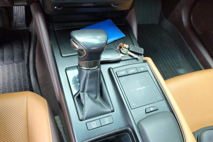 Used Lexus ES 2020 200 Excellence Edition Gear Lever