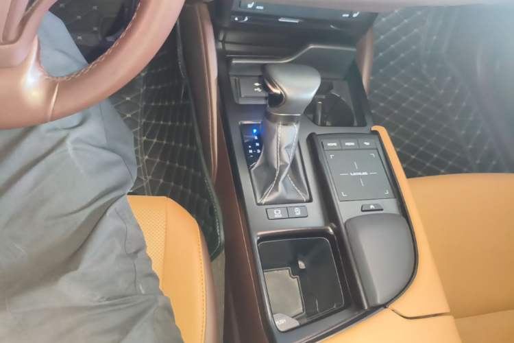 Used Lexus ES 2020 200 Excellence Edition Gear Lever