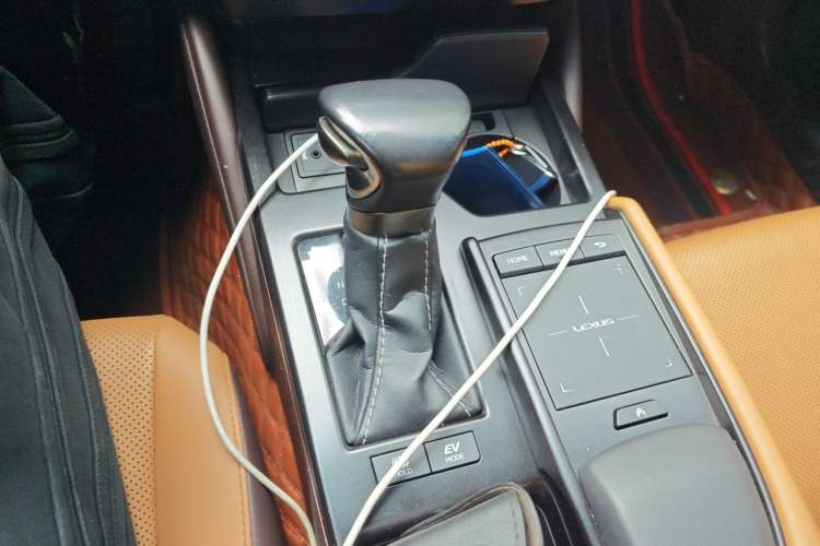 Used Lexus ES  Gear Lever
