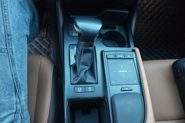 Used Lexus ES 2020 200 Excellence Edition Gear Lever