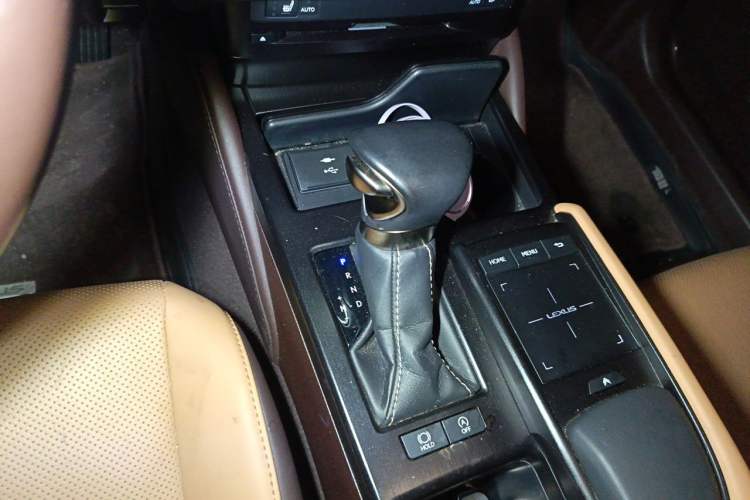 Used Lexus ES 2020 200 Excellence Edition Gear Lever