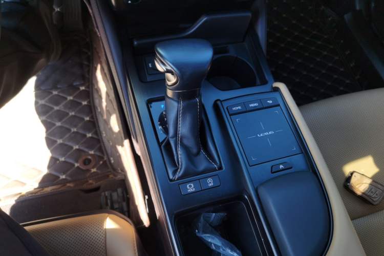 Used Lexus ES 2020 200 Excellence Edition Gear Lever