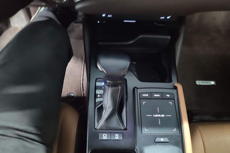 Used Lexus ES 2020 200 Excellence Edition Gear Lever