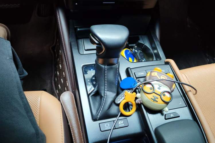 Used Lexus ES 2020 300h Deluxe Edition Gear Lever