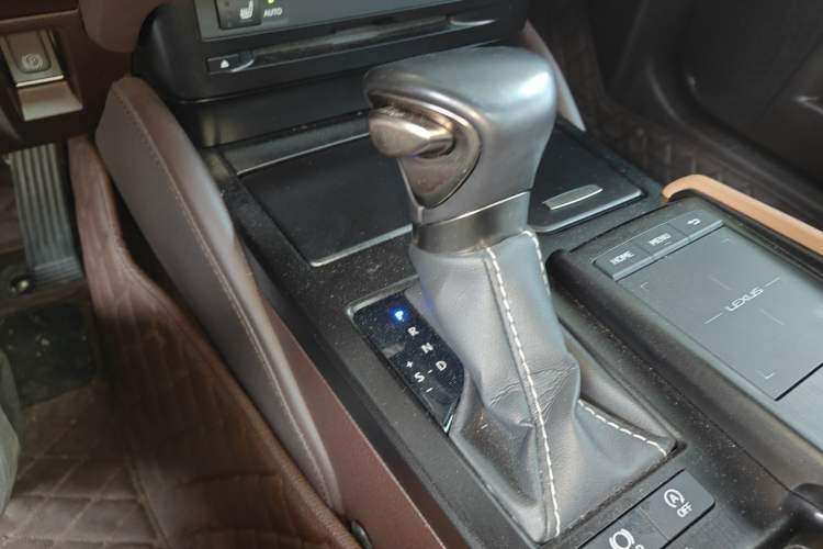 Used Lexus ES 2020 260 Excellence Edition Gear Lever
